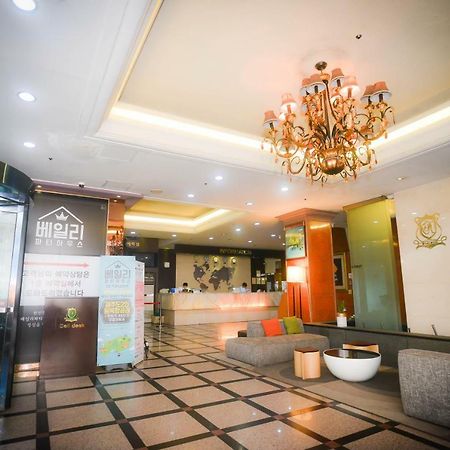 Hotel Noblesse Seoul Bagian luar foto