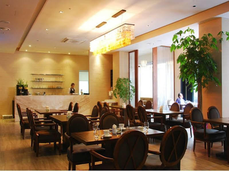 Hotel Noblesse Seoul Bagian luar foto