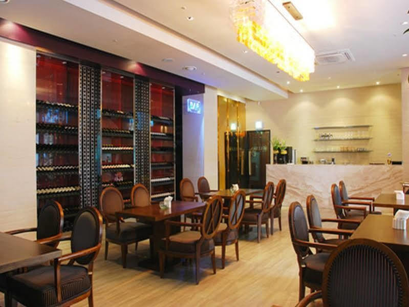 Hotel Noblesse Seoul Bagian luar foto