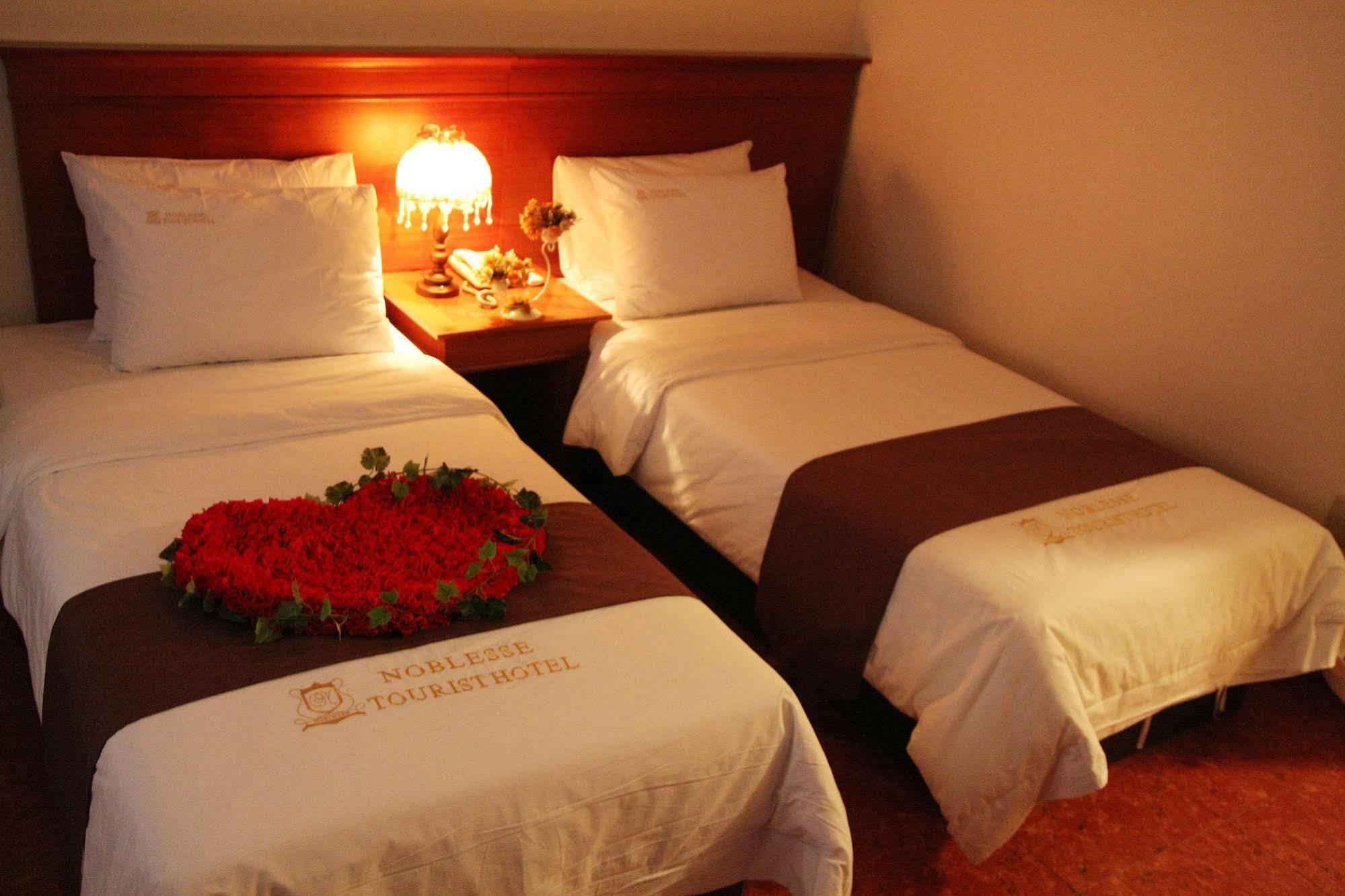 Hotel Noblesse Seoul Bagian luar foto