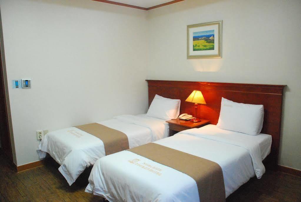 Hotel Noblesse Seoul Bagian luar foto