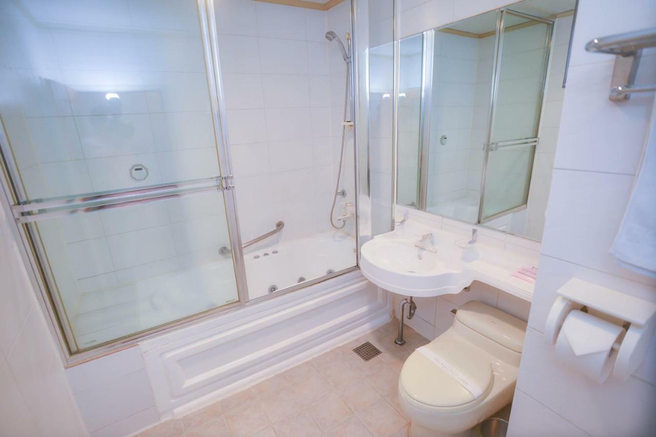 Hotel Noblesse Seoul Bagian luar foto
