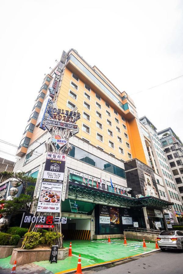 Hotel Noblesse Seoul Bagian luar foto
