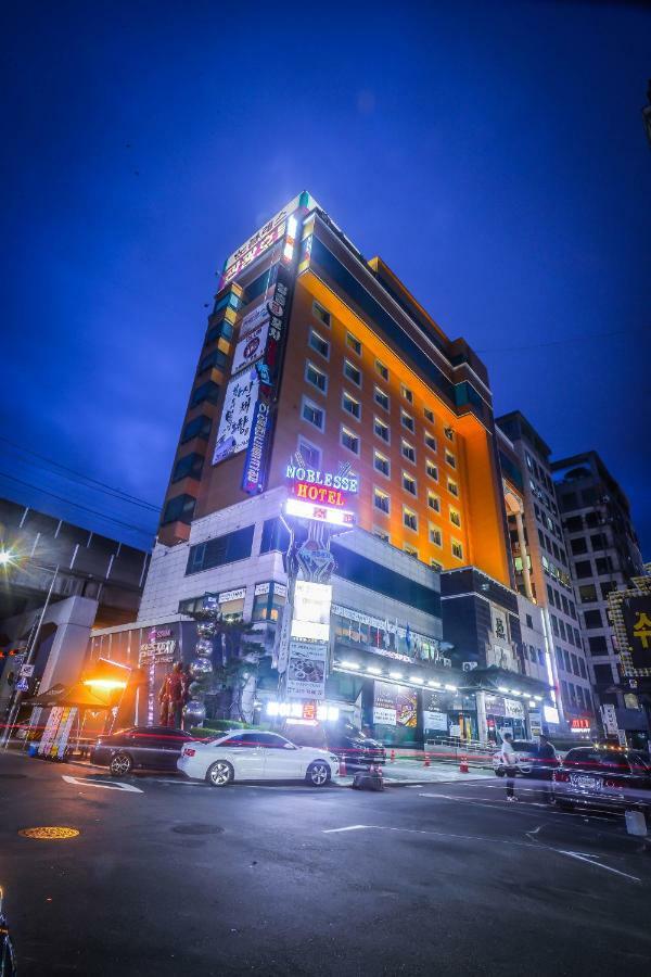 Hotel Noblesse Seoul Bagian luar foto