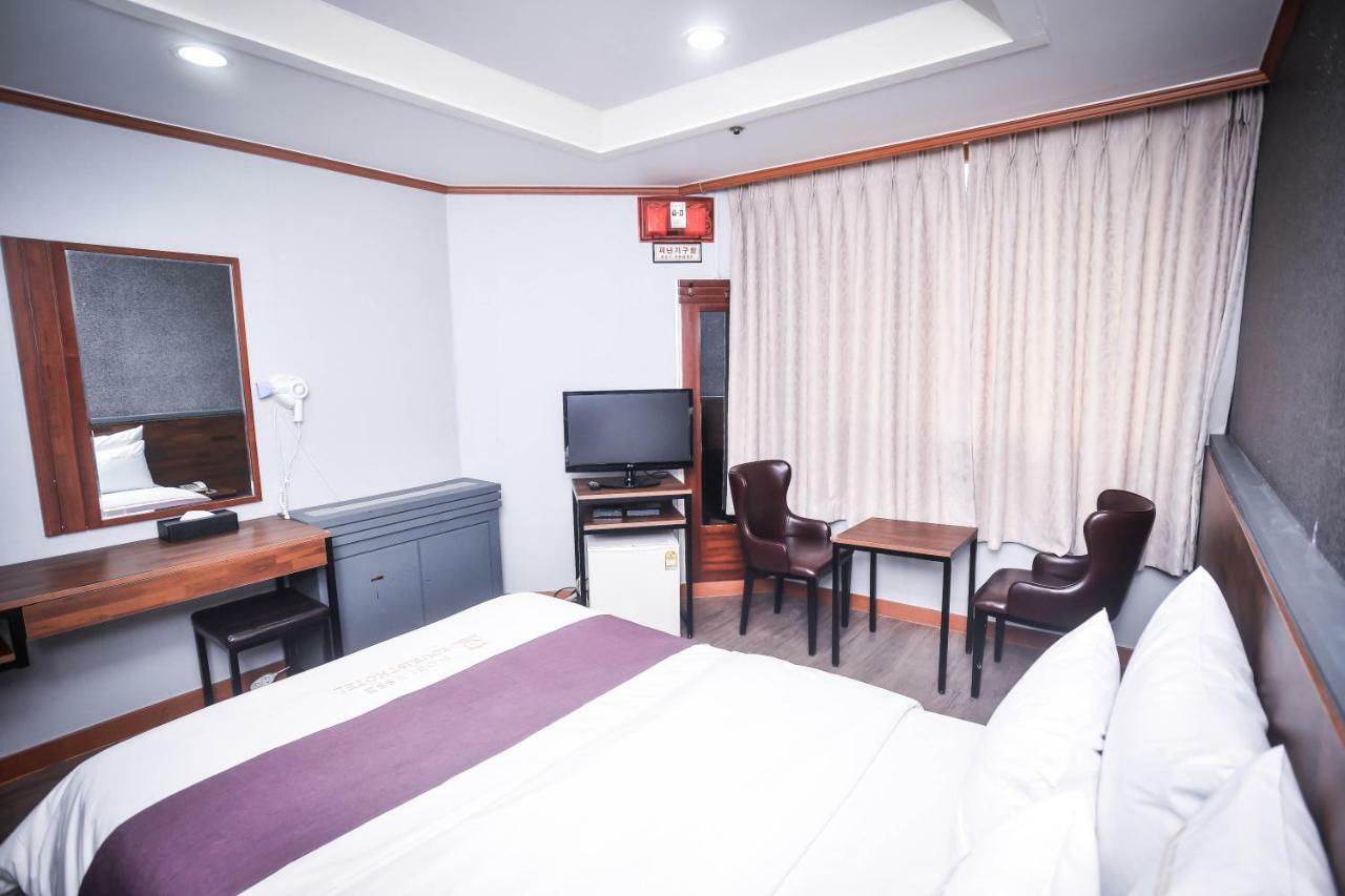 Hotel Noblesse Seoul Bagian luar foto