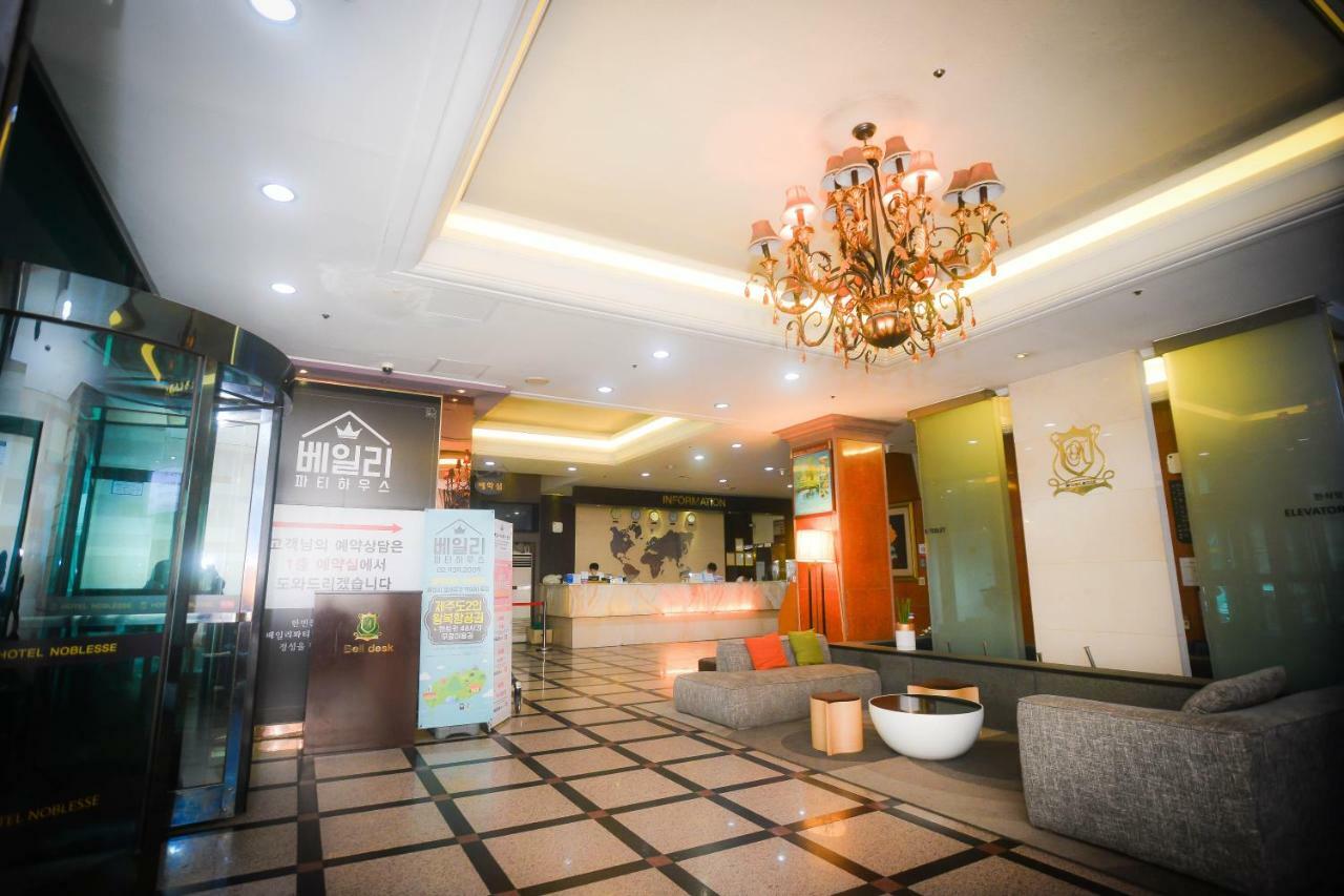 Hotel Noblesse Seoul Bagian luar foto