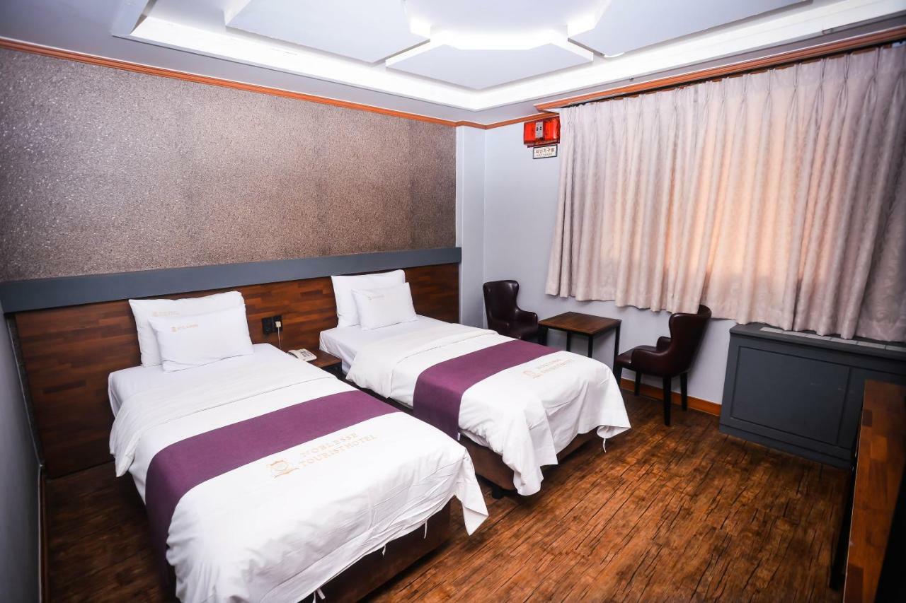 Hotel Noblesse Seoul Bagian luar foto