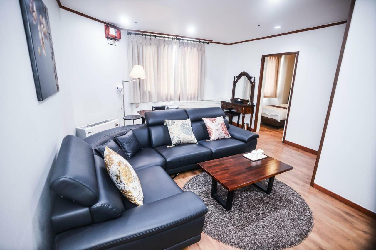 Hotel Noblesse Seoul Bagian luar foto