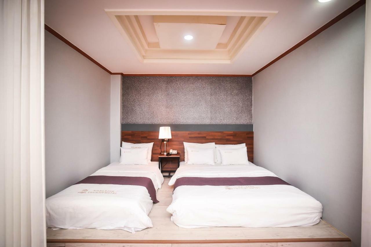 Hotel Noblesse Seoul Bagian luar foto